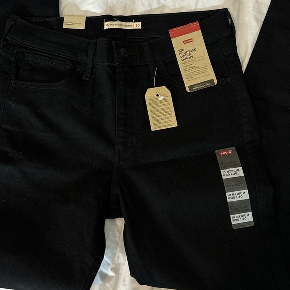 Women’s  Levi's black 720 skinny jeans high rise 
size 30 | 10 medium - Picture 3 of 3
